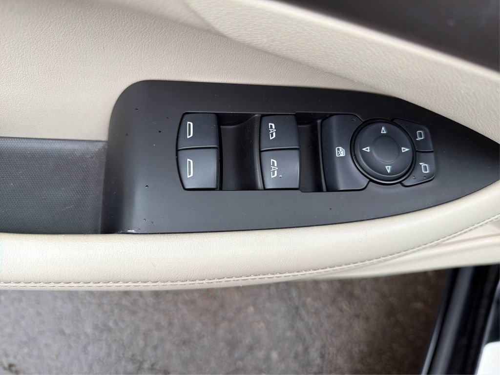 Used 2017 Buick LaCrosse Preferred image 28