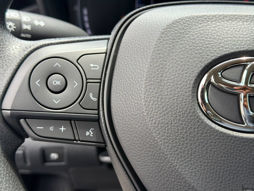 Used 2026 Toyota Corolla LE FWD image 29