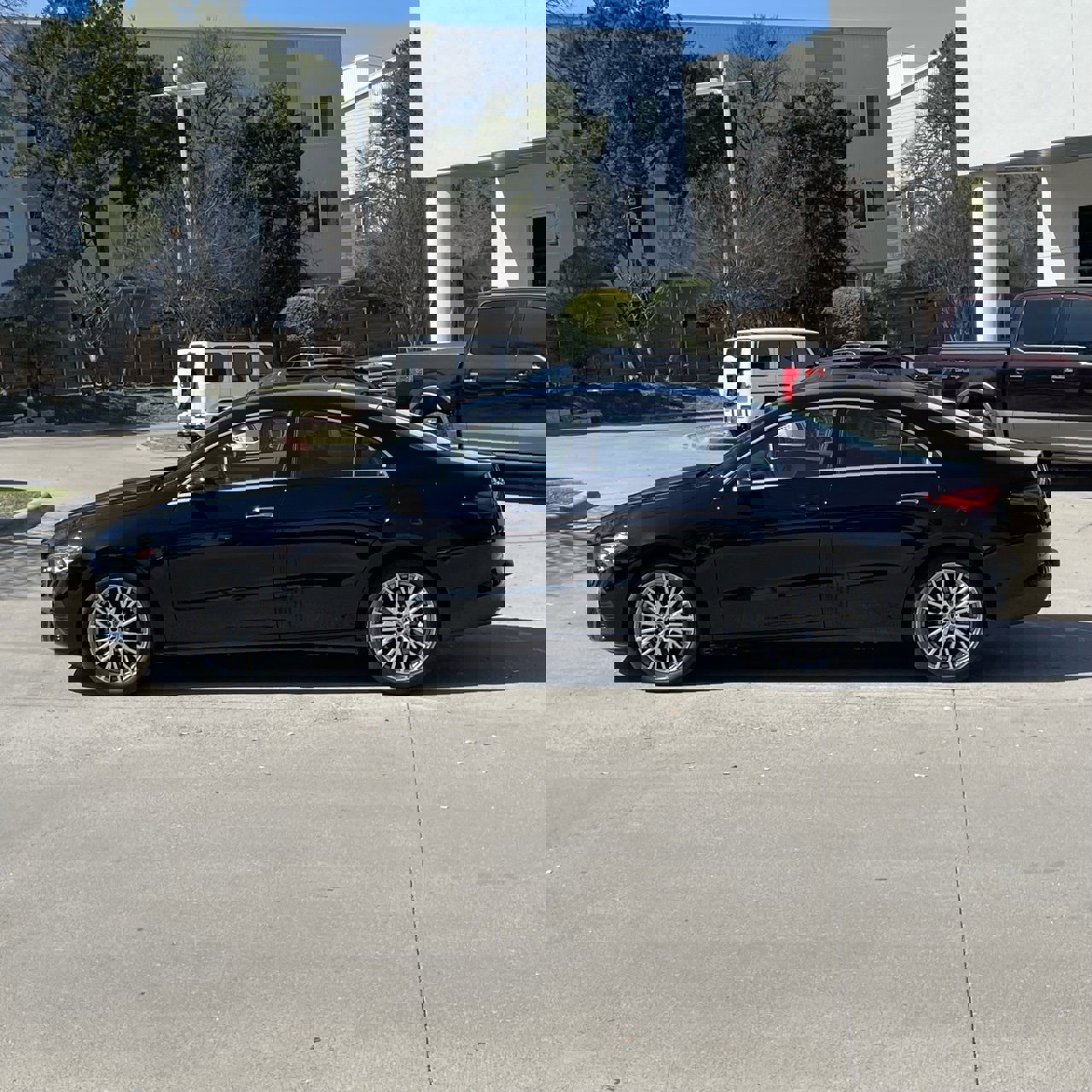 Used 2025 Mercedes-Benz CLA 250 image 3