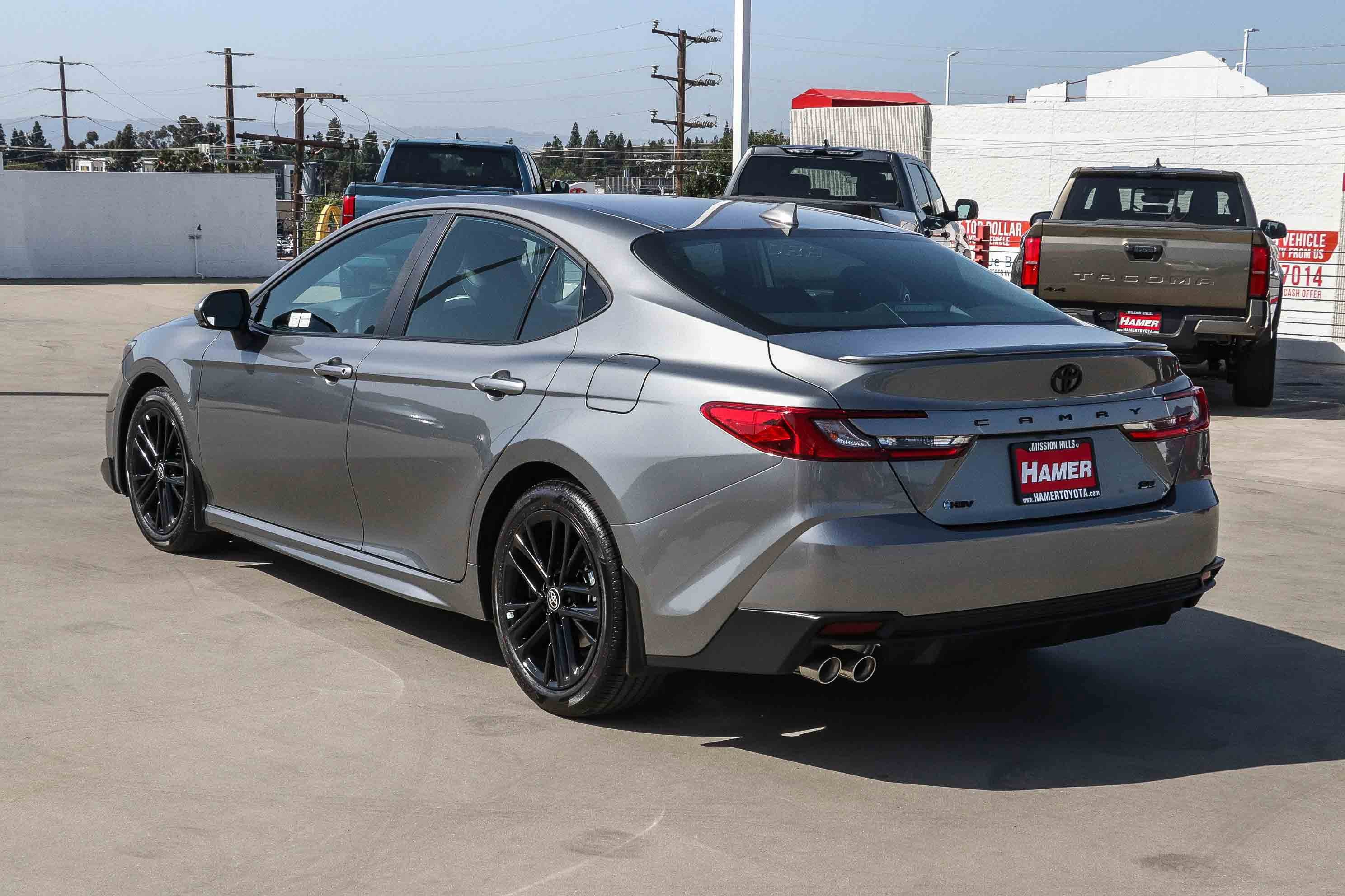 Used 2026 Toyota Camry SE w/ Convenience Package FWD image 5