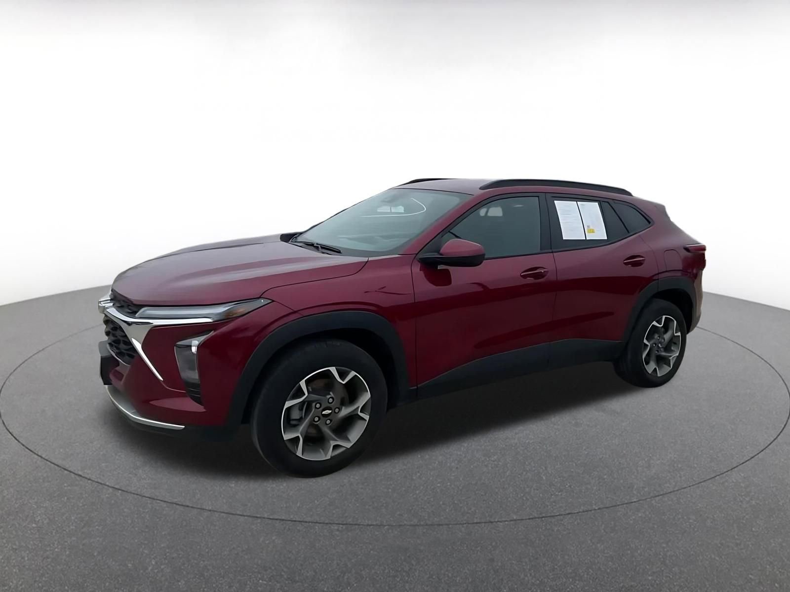 Used 2025 Chevrolet Trax LT w/ LT Convenience Package image 8