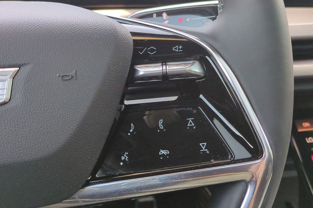 Certified 2026 Cadillac Vistiq Premium Luxury w/ LPO, Floor Liner Package AWD/4WD image 27