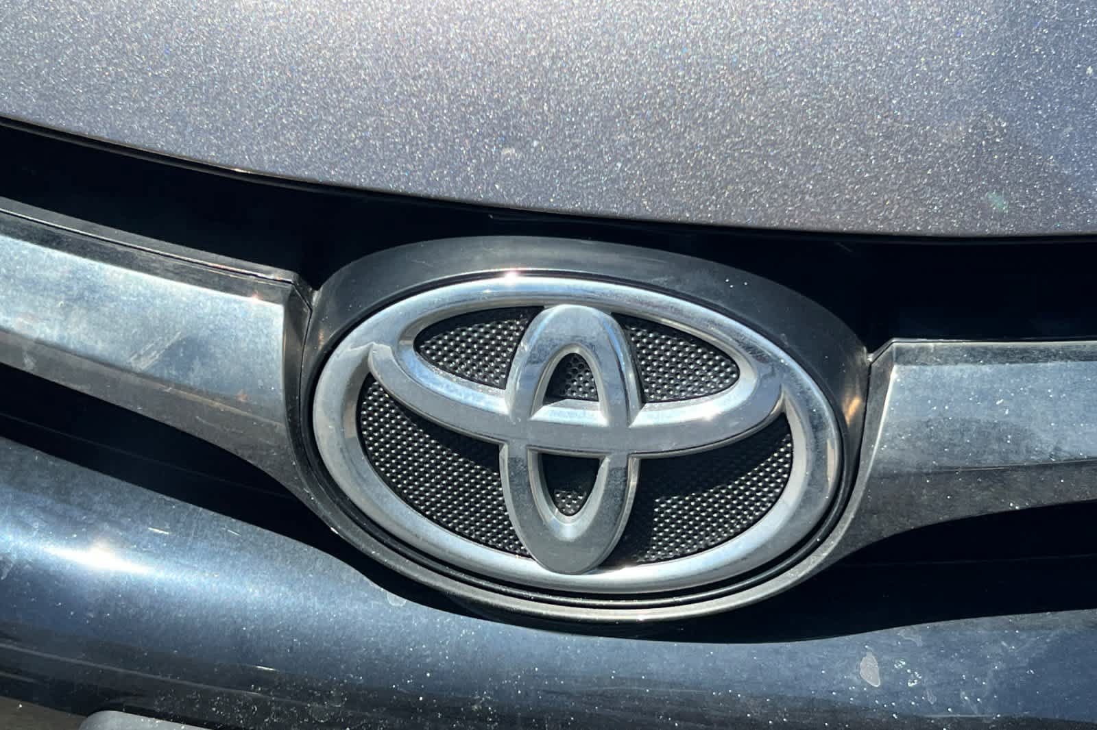 Used 2016 Toyota Camry SE FWD image 10