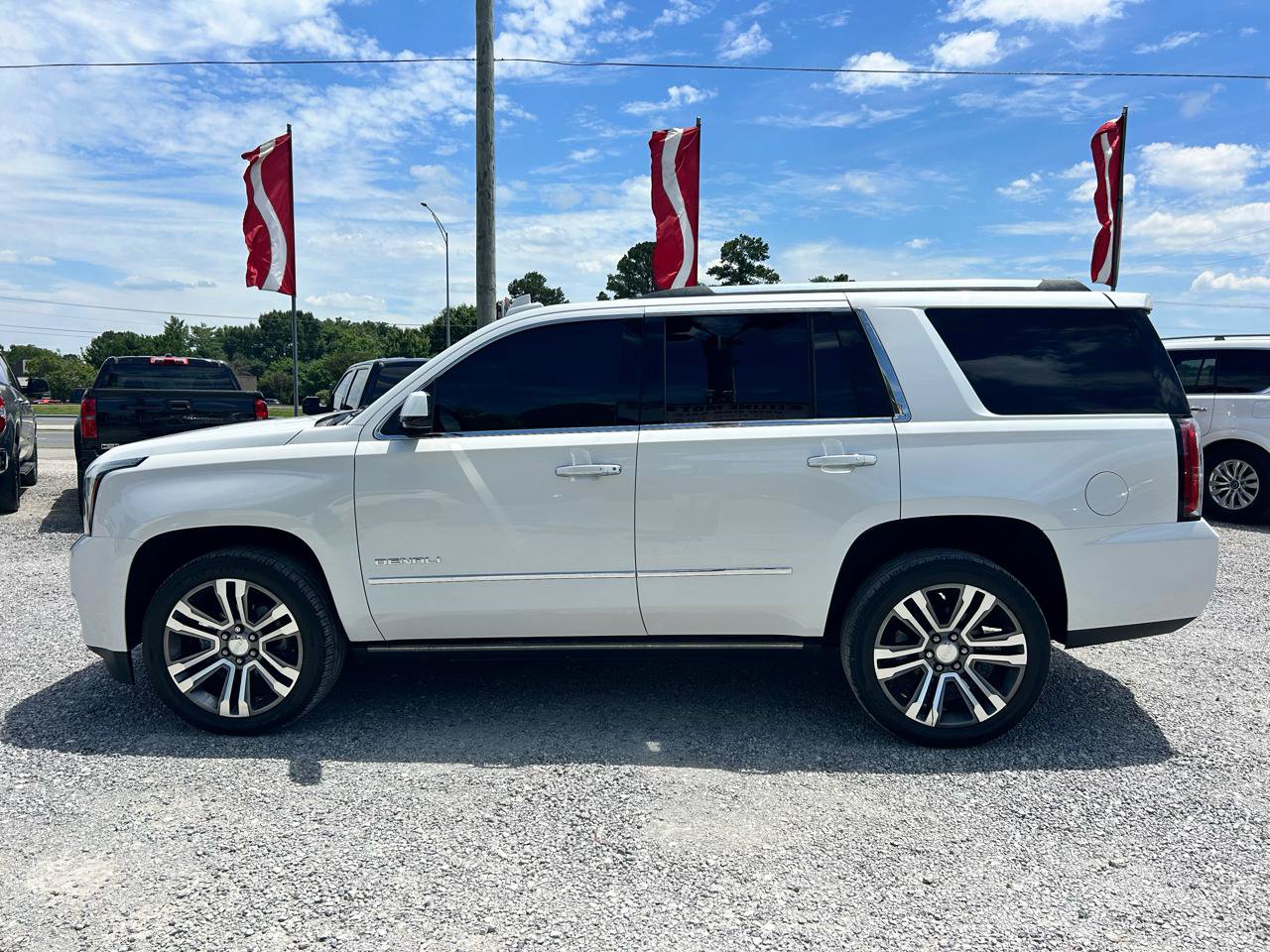 Used 2017 GMC Yukon Denali w/ Open Road Package RWD image 20