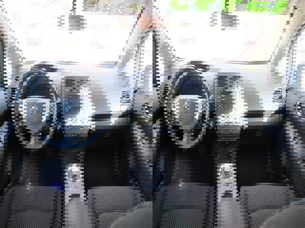 Used 2014 Nissan Leaf S w/ Charge Package image 10