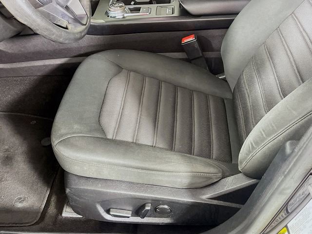 Used 2019 Ford Fusion SE FWD image 19