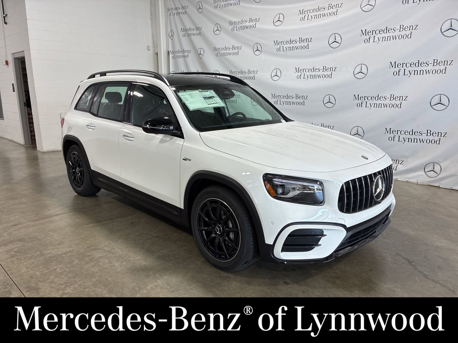 New 2026 Mercedes-Benz GLB 35 AMG 4MATIC image 1