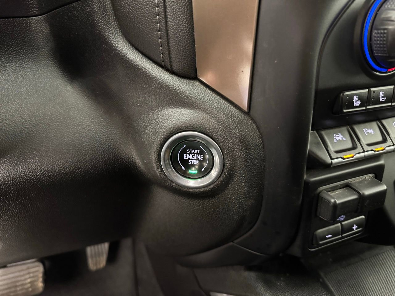 Used 2019 Chevrolet Silverado 1500 High Country image 22