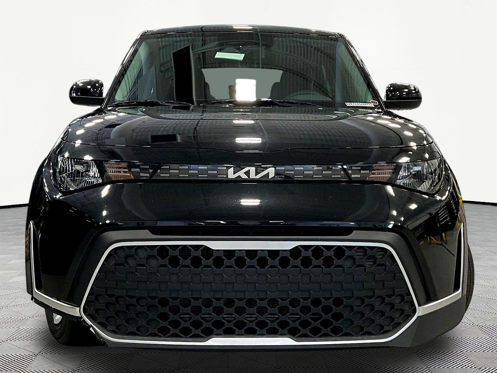 Used 2024 Kia Soul LX FWD image 2
