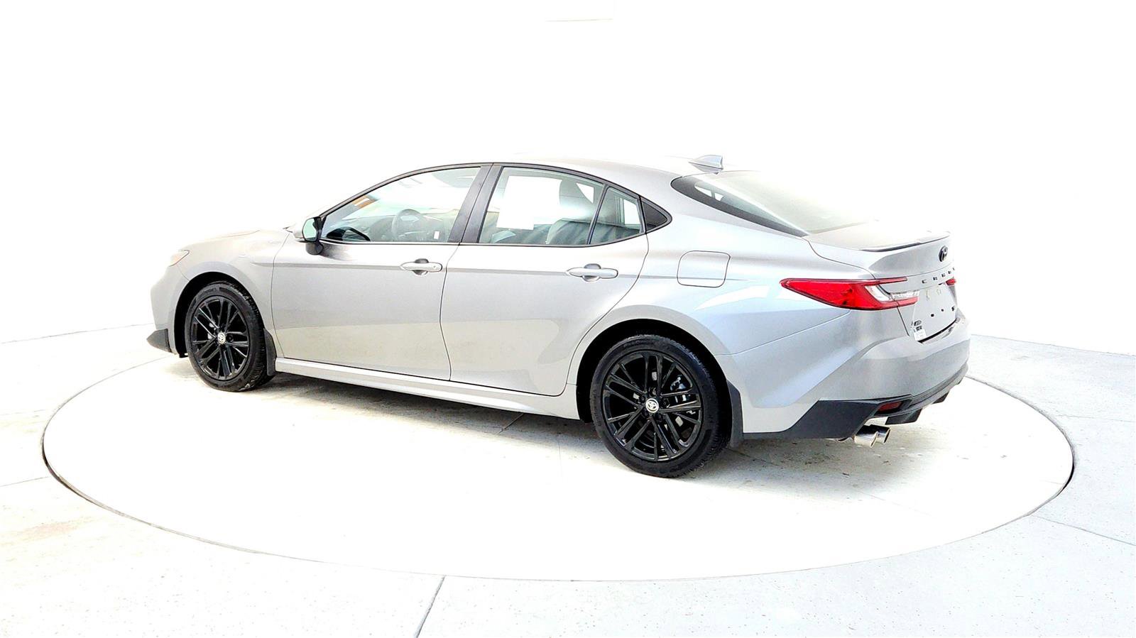 Certified 2025 Toyota Camry SE image 4