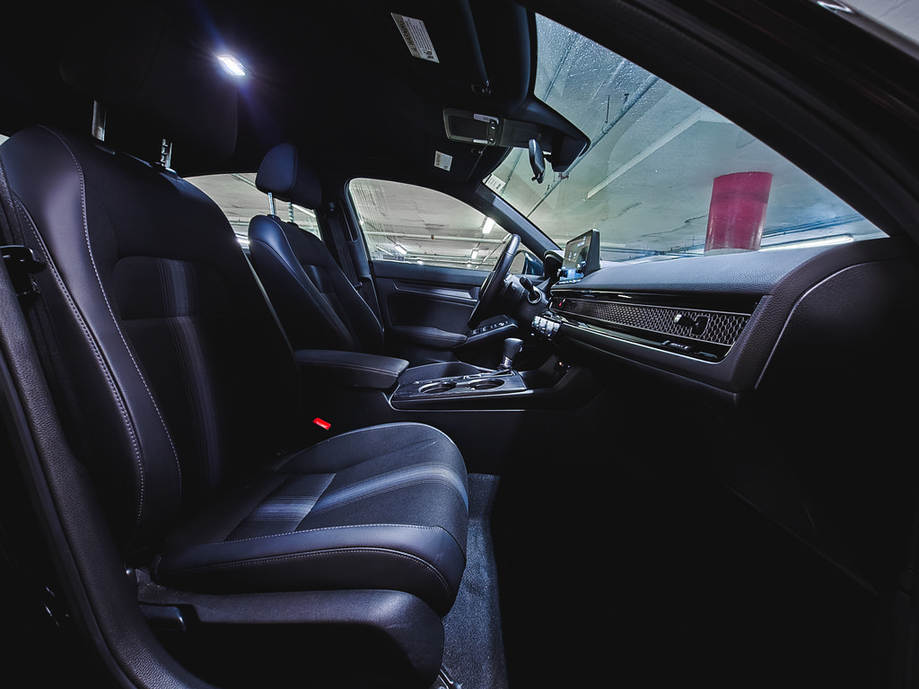 Used 2025 Honda Civic Sport image 32
