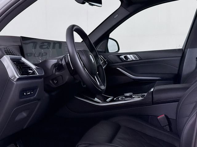 Used 2024 BMW X5 xDrive50e w/ Premium Package image 9