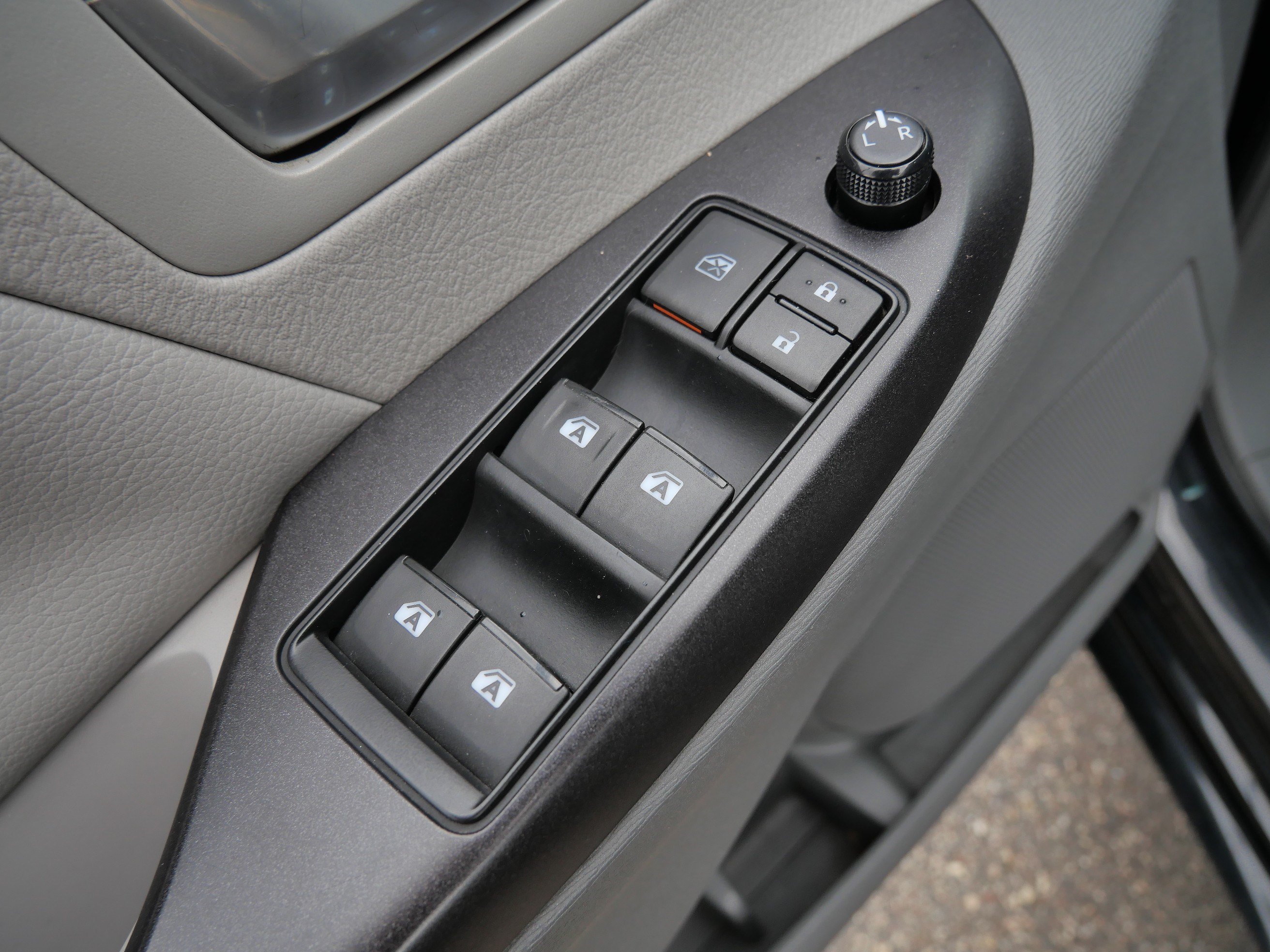 Used 2016 Toyota Sienna LE FWD image 19
