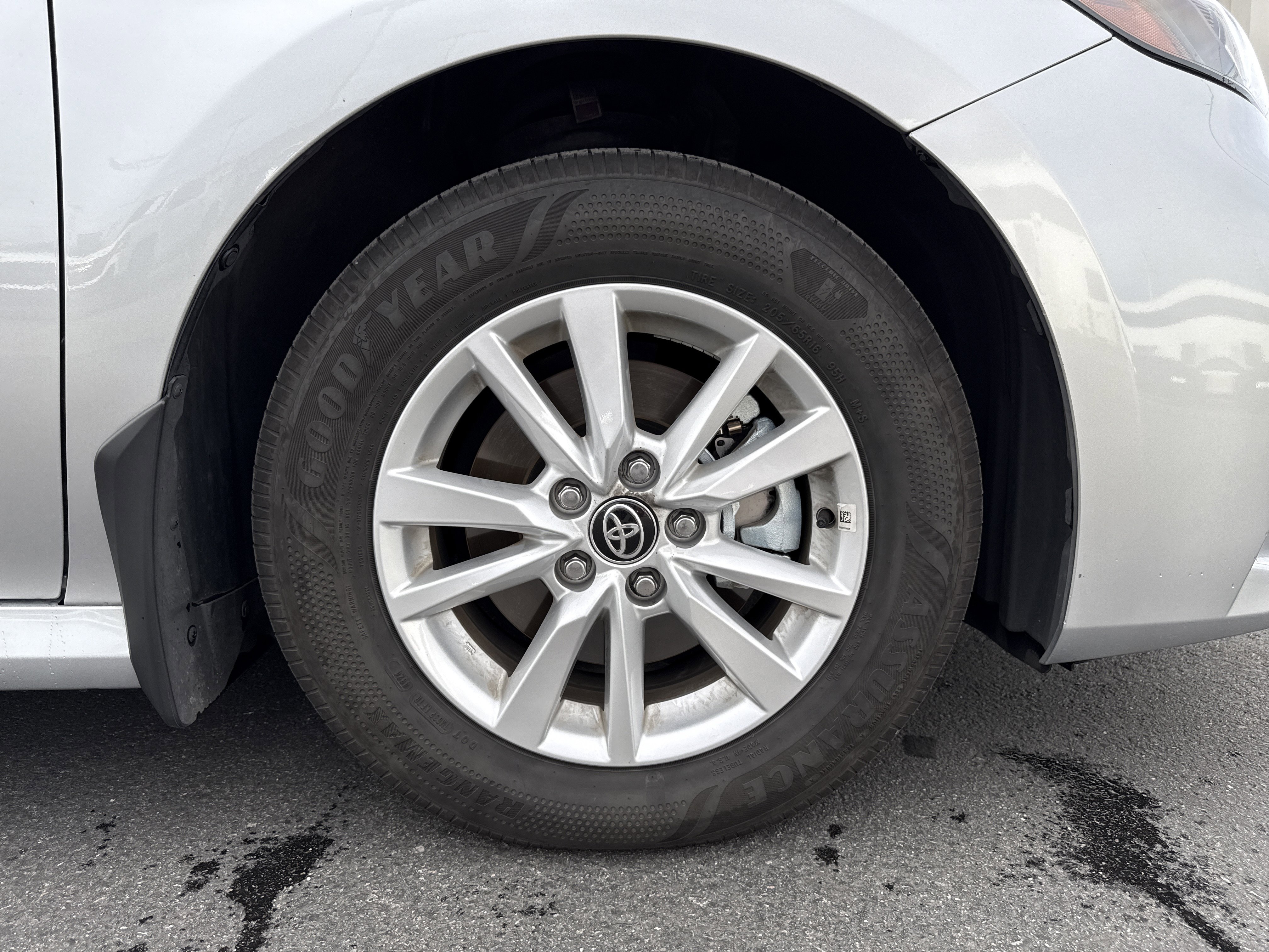 Used 2025 Toyota Camry LE image 25