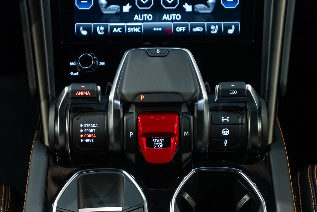 Used 2024 Lamborghini Urus S AWD/4WD image 33