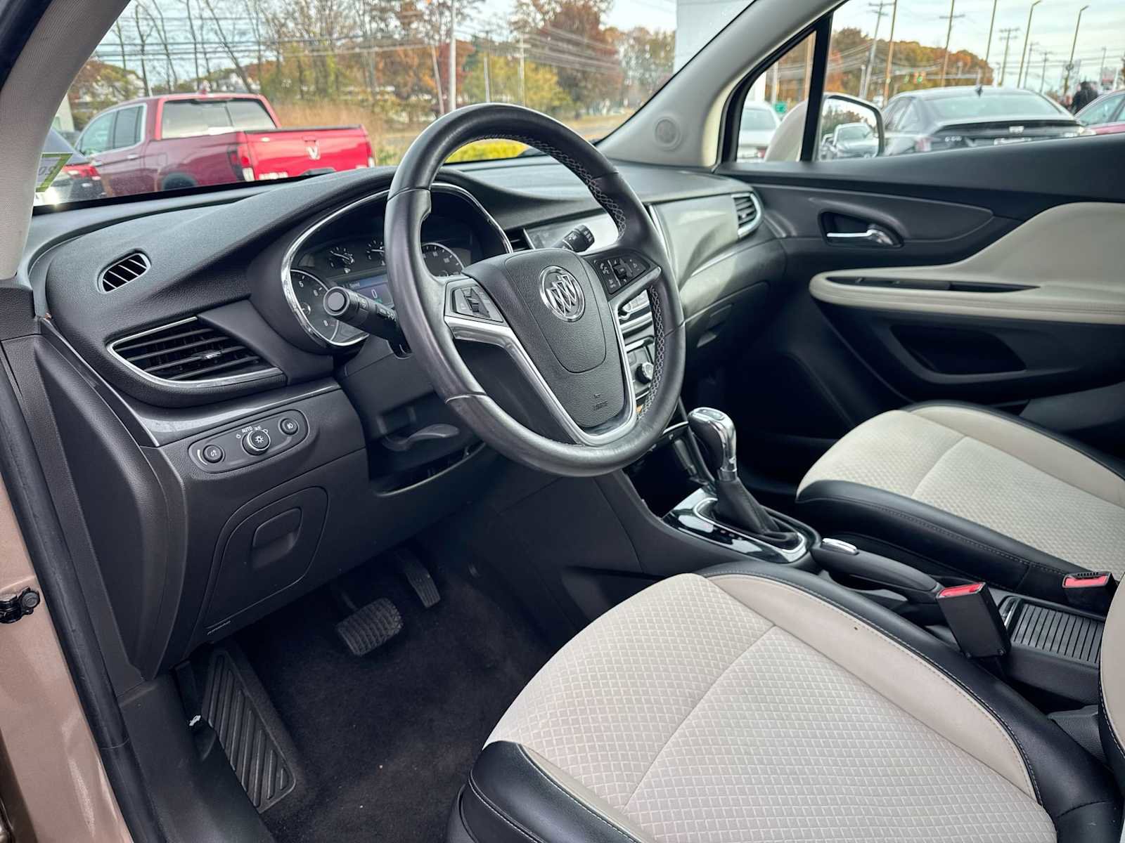 Used 2019 Buick Encore Sport Touring image 10