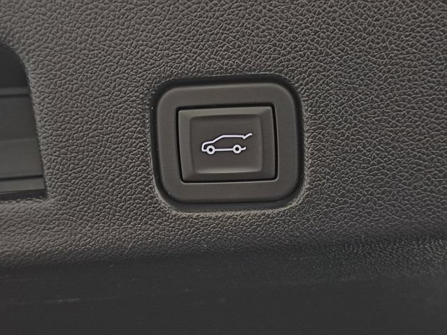 Used 2024 Chevrolet Traverse LT FWD image 12