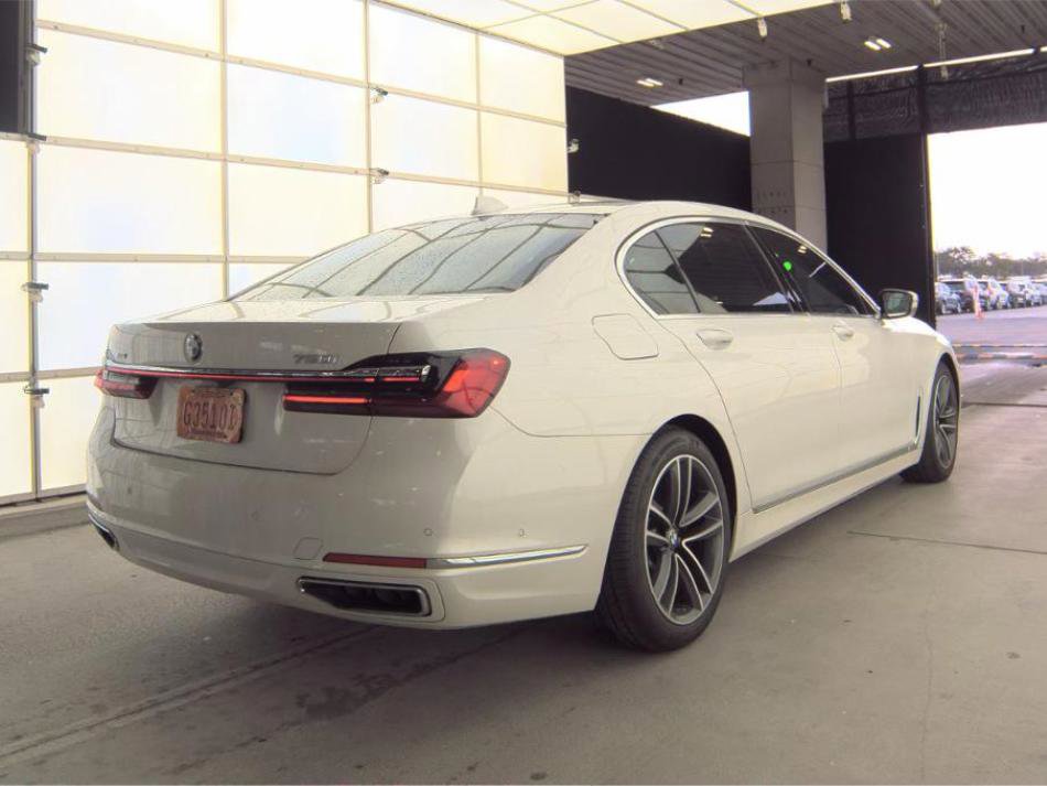 Used 2022 BMW 750i xDrive w/ Executive Package AWD/4WD image 6