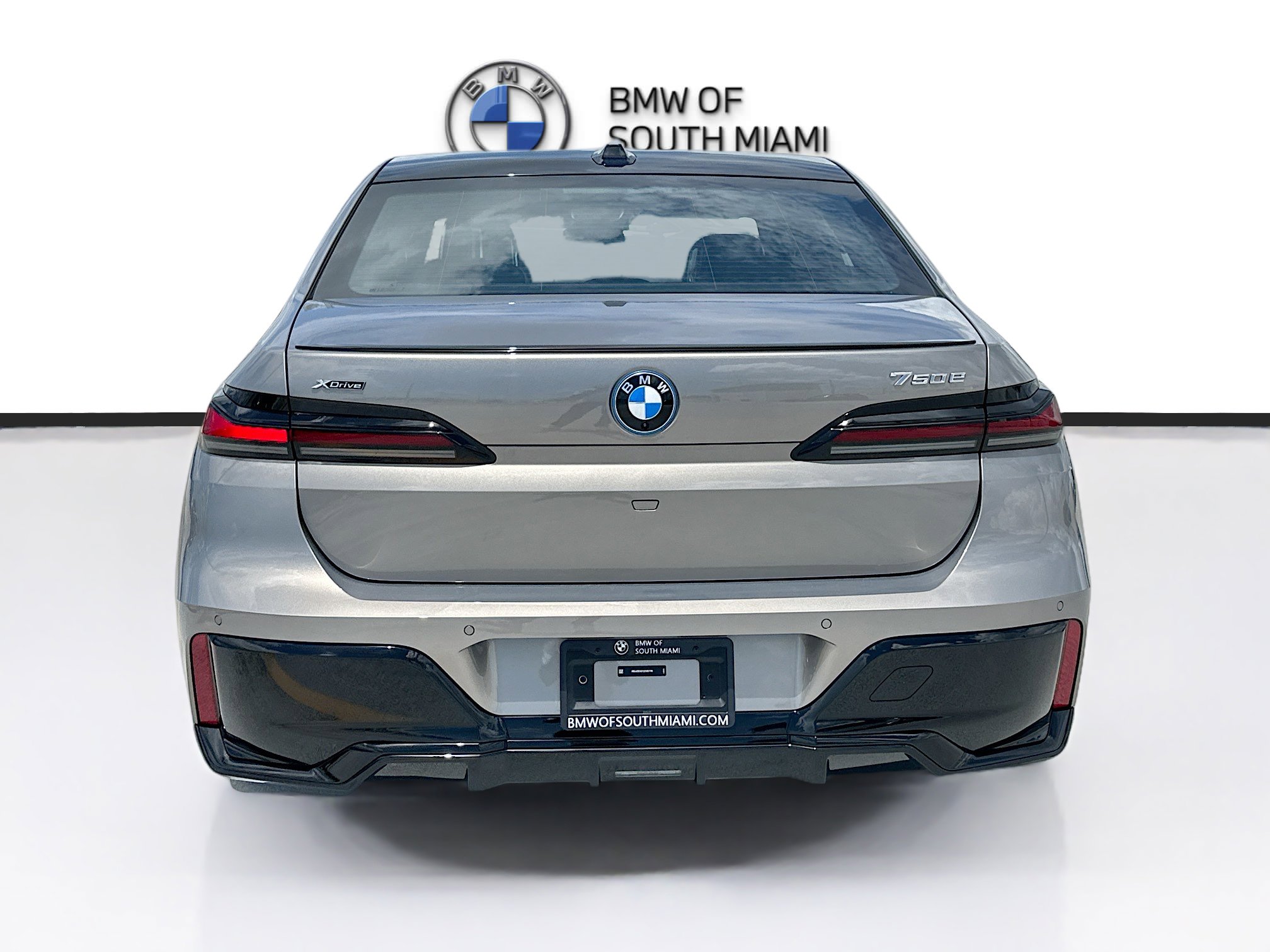 New 2025 BMW 750e xDrive w/ Executive Package image 5