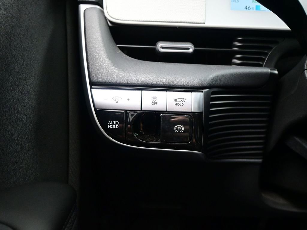 Used 2024 Hyundai Ioniq 5 Limited image 17