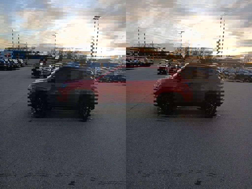 New 2026 Jeep Compass Latitude image 4