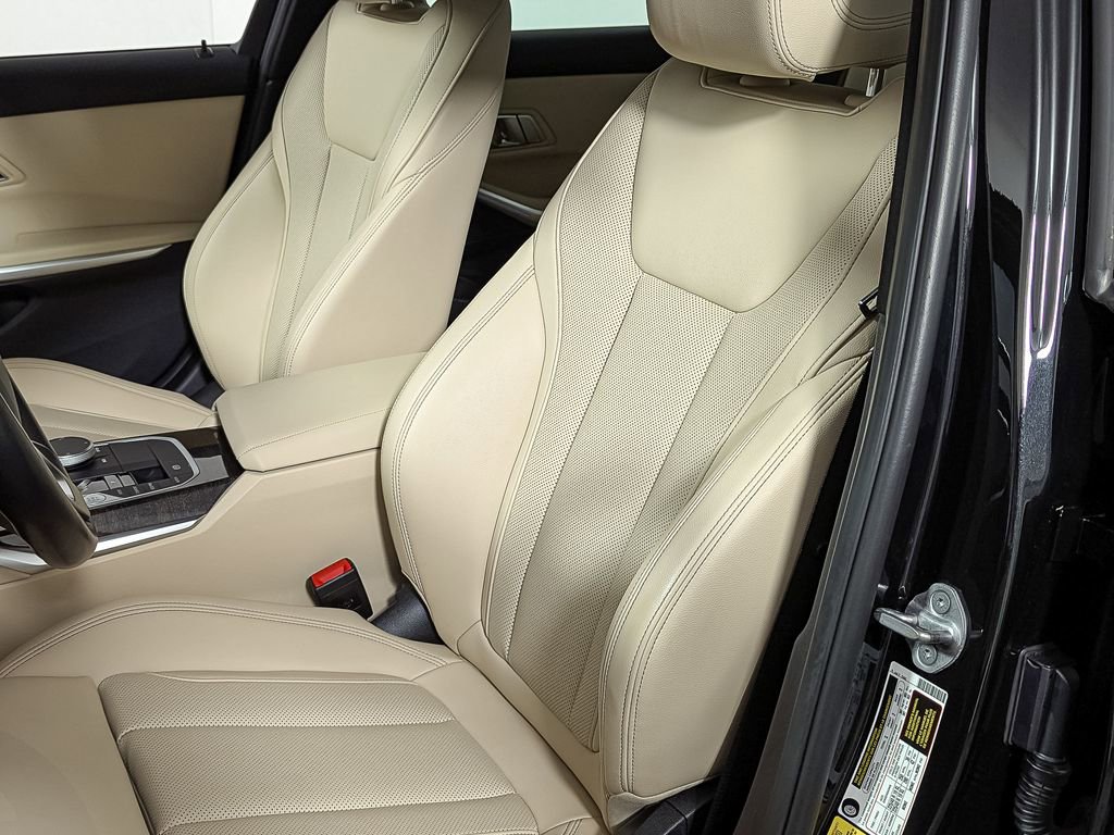 Certified 2023 BMW 330i xDrive Sedan w/ Driving Assistance Package image 16