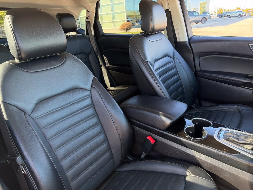 Used 2017 Ford Edge SEL w/ Equipment Group 201A AWD/4WD image 12