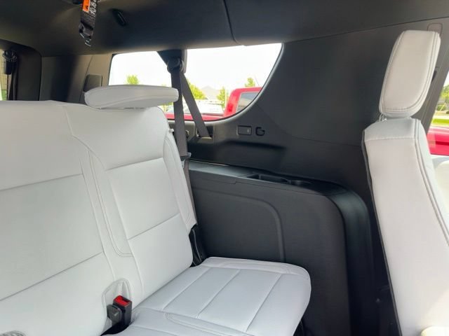 New 2026 Chevrolet Suburban Premier w/ Sun And Tow Package AWD/4WD image 16