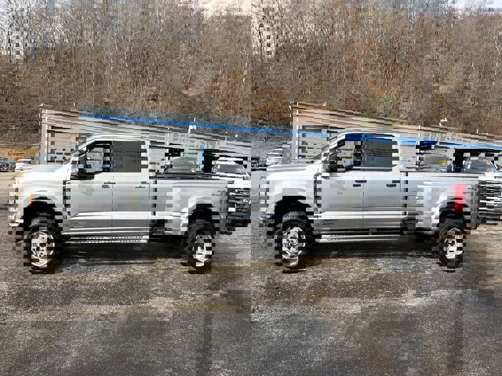 Used 2024 Ford F350 XLT image 7