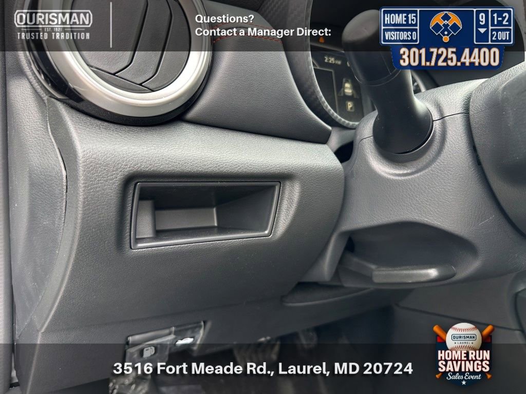 New 2025 Nissan Versa SR w/ Trunk Package FWD image 28