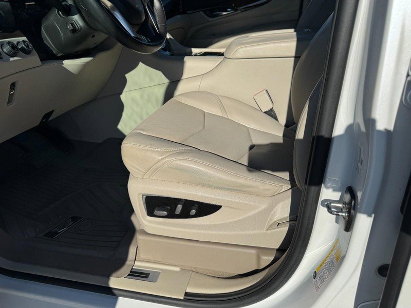 Used 2018 Cadillac Escalade Premium Luxury image 26