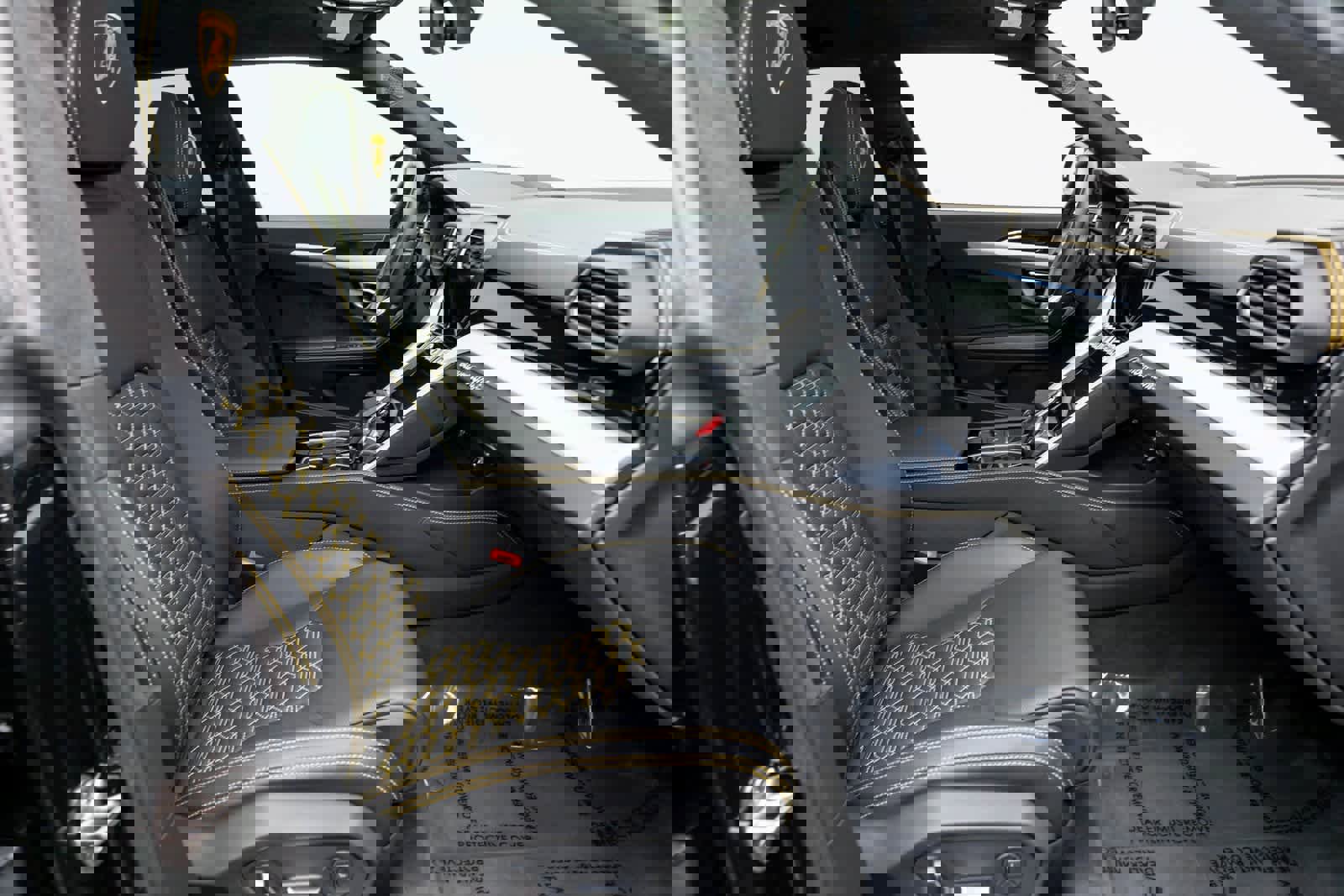 Used 2022 Lamborghini Urus image 12