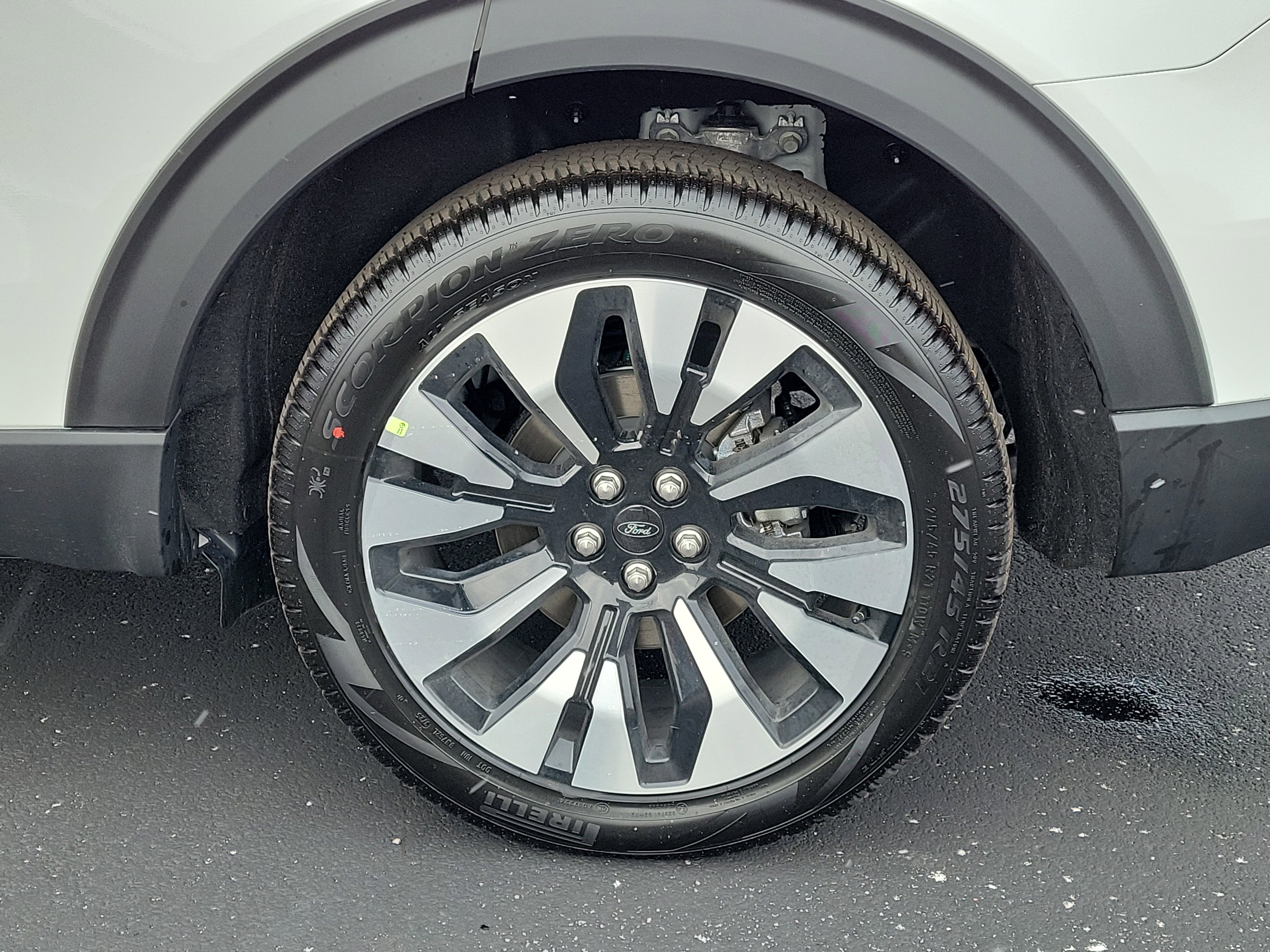 New 2026 Ford Explorer Platinum w/ LUX Leather Package image 5