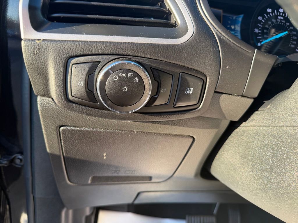 Used 2023 Ford Edge SEL image 16