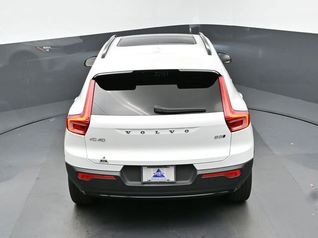 Used 2024 Volvo XC40 B5 Plus image 46