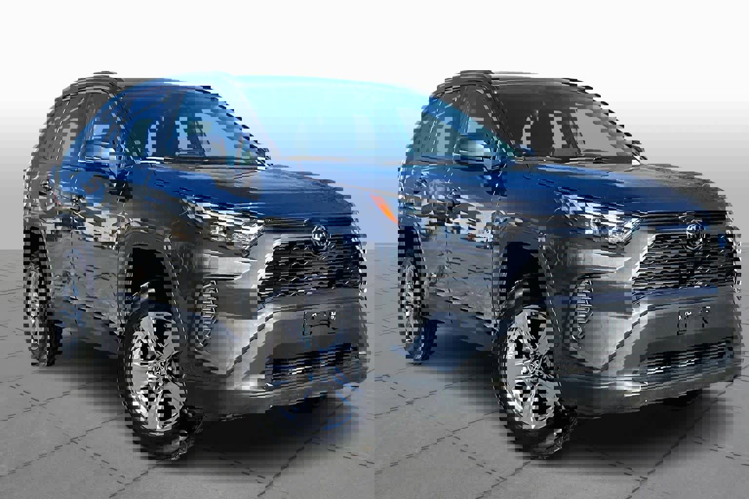 Used 2023 Toyota RAV4 XLE image 3