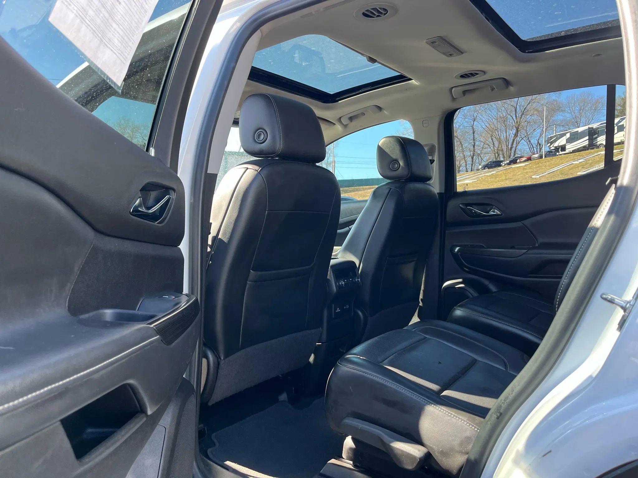 Used 2022 GMC Acadia SLT w/ Elevation Edition image 10