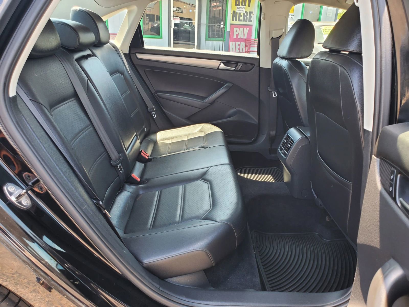 Used 2014 Volkswagen Passat 1.8T SE image 11