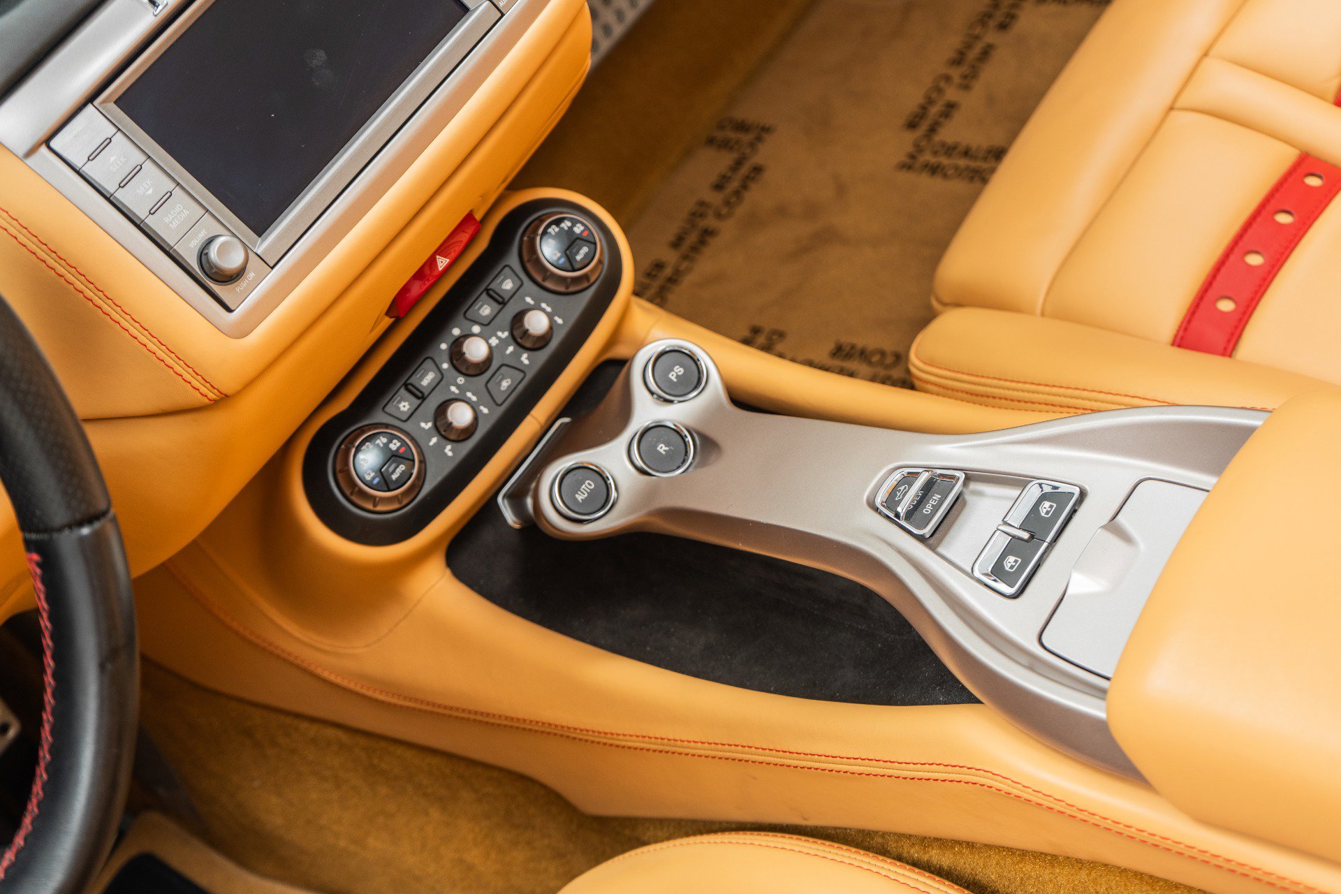 Used 2013 Ferrari California RWD image 35