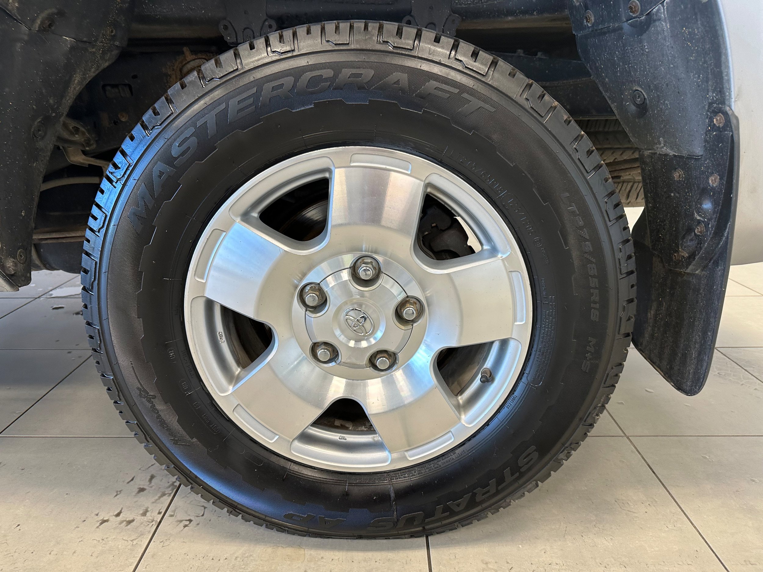 Used 2012 Toyota Tundra 4x4 CrewMax w/ Tow Pkg image 8