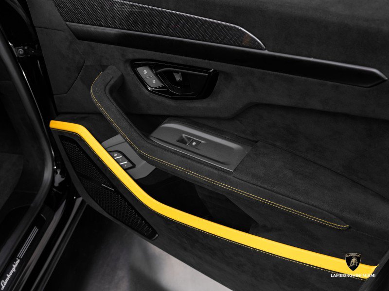 Used 2024 Lamborghini Urus Performante image 38