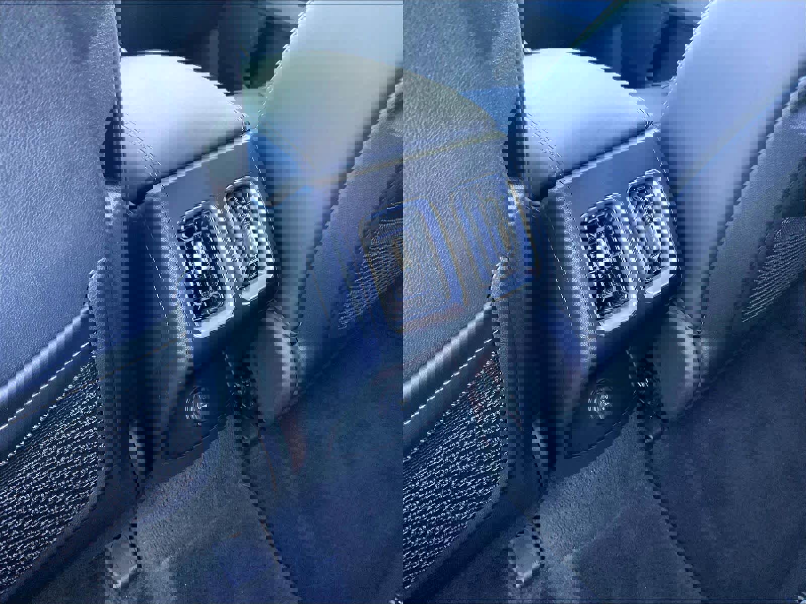 Used 2025 Kia Sorento S w/ Panoramic Sunroof Package image 36