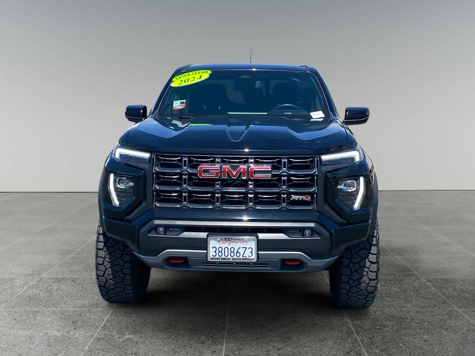 Used 2024 GMC Canyon AT4 AWD/4WD image 8