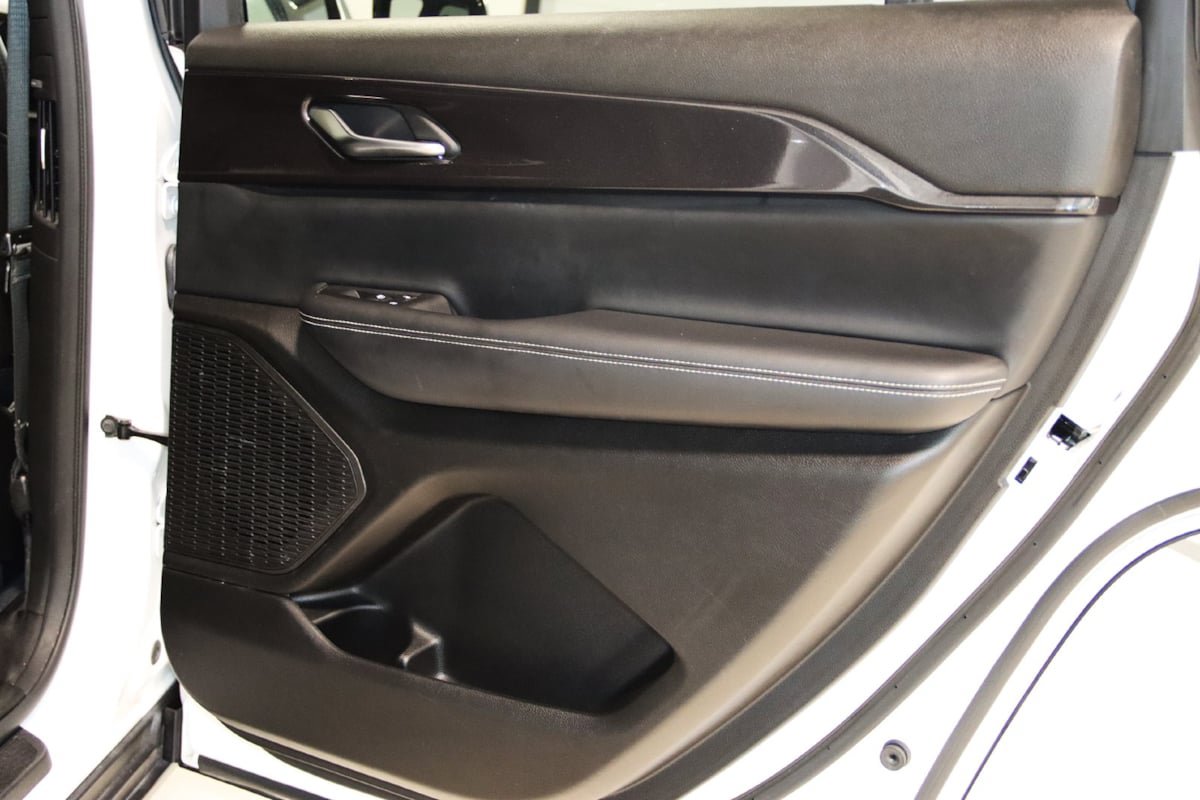 Used 2023 Jeep Grand Cherokee L Laredo AWD/4WD image 61