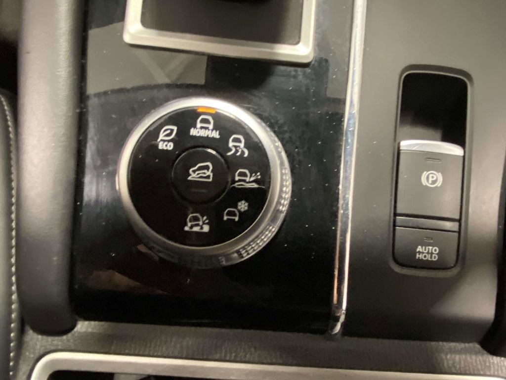 Used 2024 Mitsubishi Outlander SE image 19