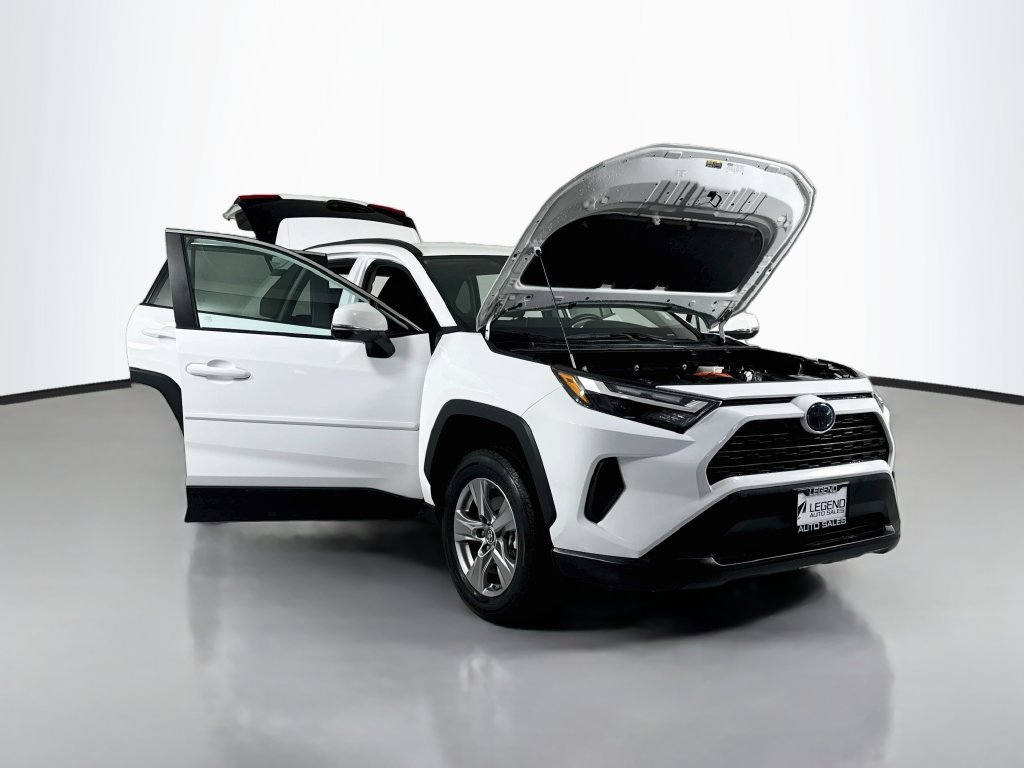 Used 2024 Toyota RAV4 LE AWD/4WD image 20
