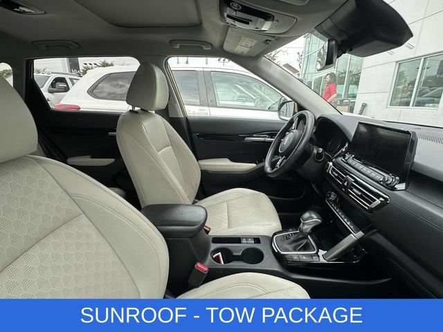 Used 2021 Kia Seltos SX w/ SX Sunroof Package AWD/4WD image 2
