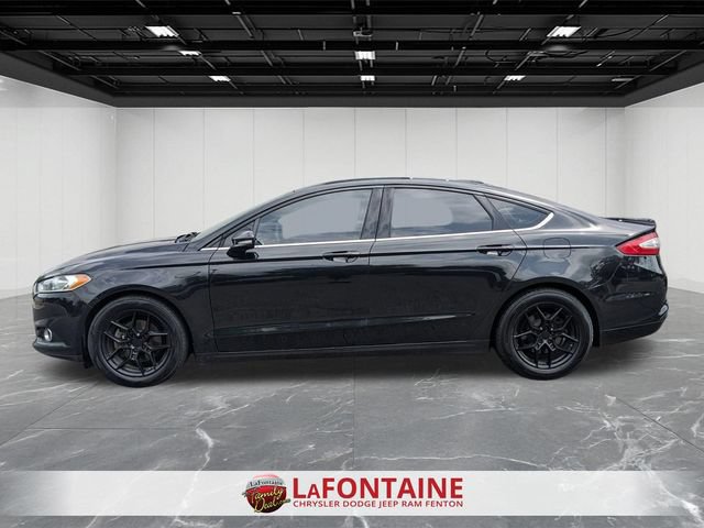 Used 2015 Ford Fusion SE w/ Equipment Group 201A FWD image 2