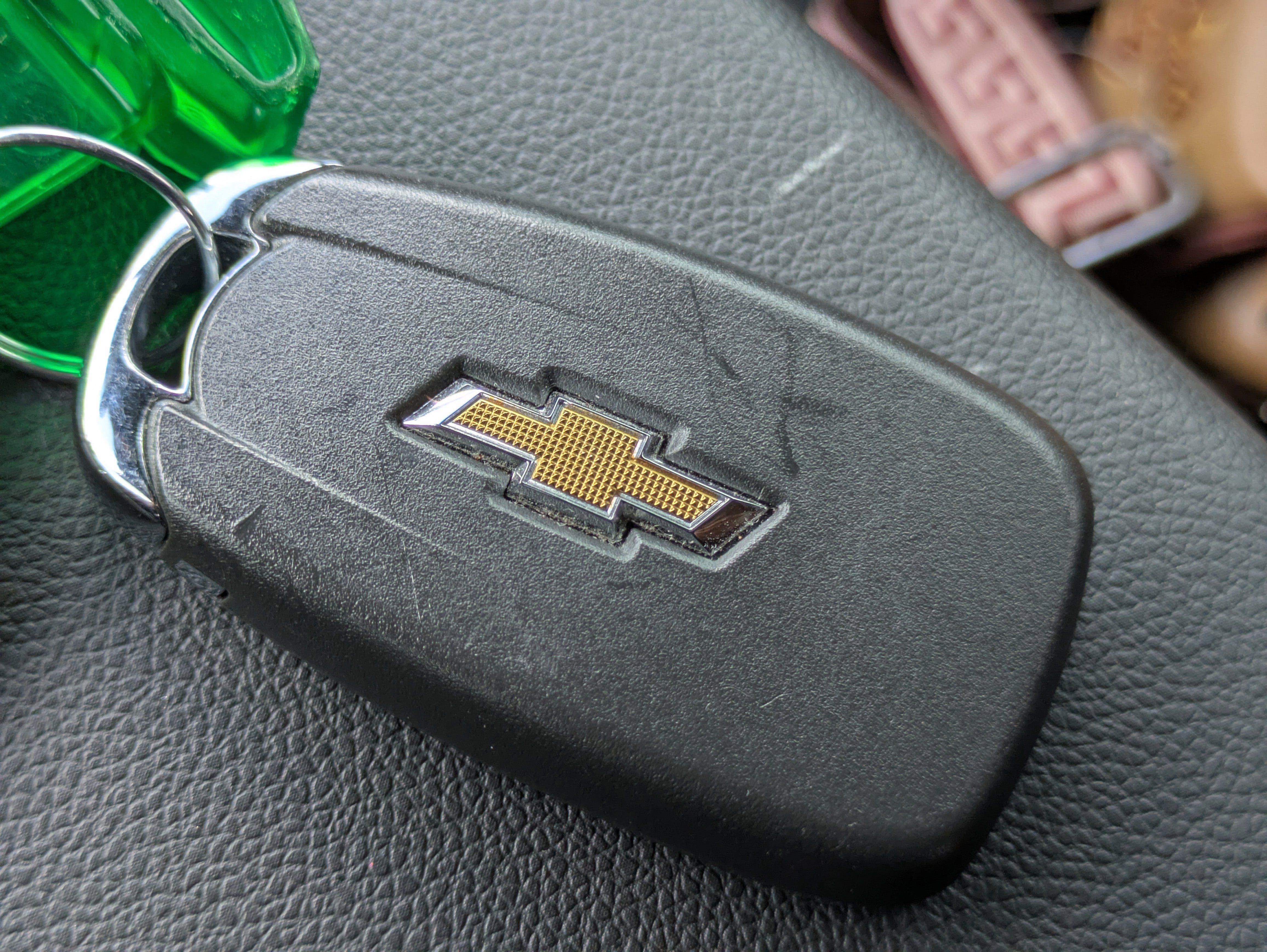 Used 2025 Chevrolet Trax RS w/ Sunroof Package FWD image 24