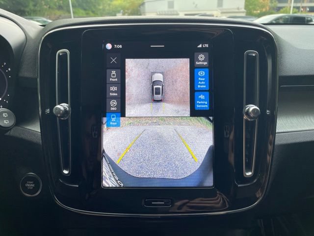 Certified 2024 Volvo XC40 B5 Plus w/ Protection Package Premier AWD/4WD image 21
